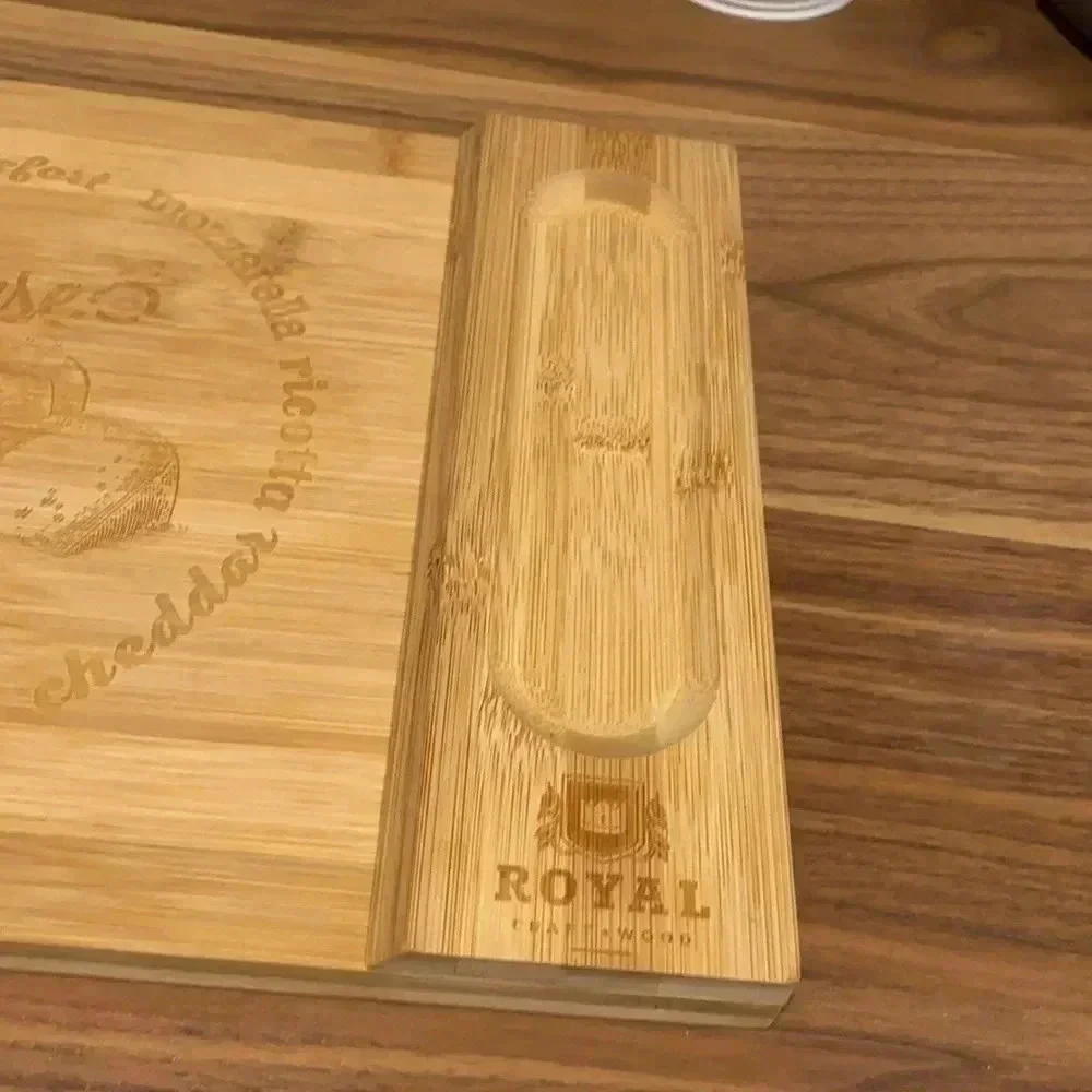 Royal Craft wine crackers
